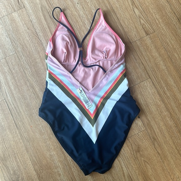 Ted Baker Mississippi Print One-Piece Swimsuit | Ted Size 1 (4 US) New. - Picture 6 of 9